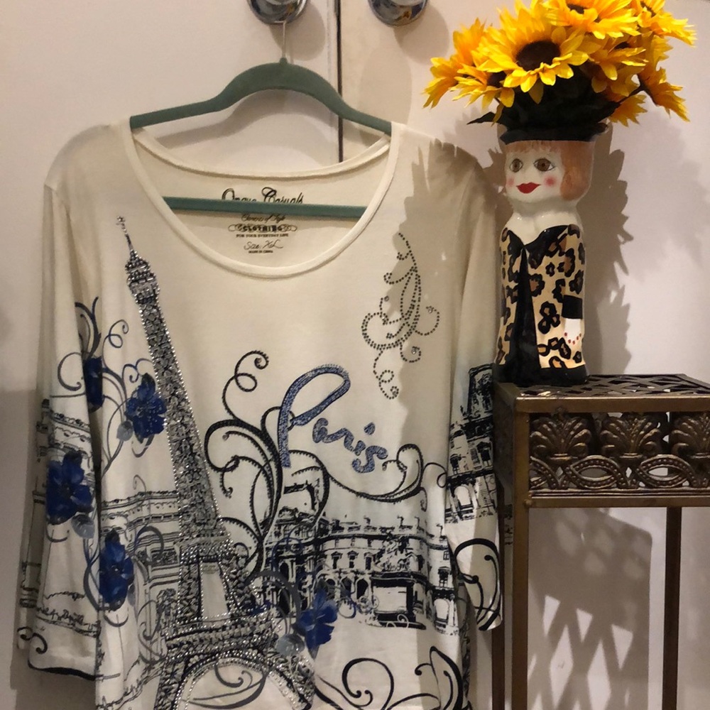 Ooh  lala !! sparkling Paris themed top. Eiffel Tower has lots of sparkles.XL